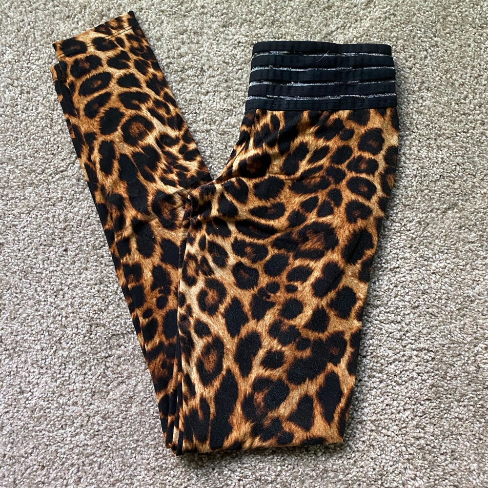 Cute booty lounge cheetah print leggings
